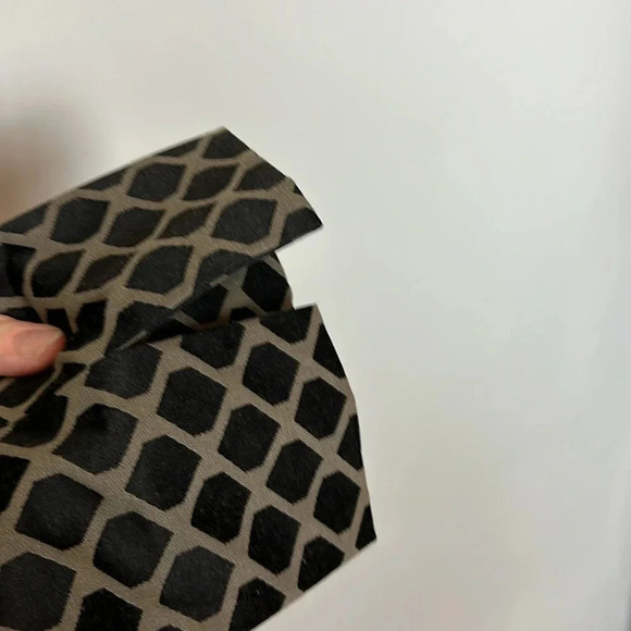 NWOT Banana Republic Camden Fit Jacquard Pant pockets hem slits Mojave/Black - Picture 10 of 11